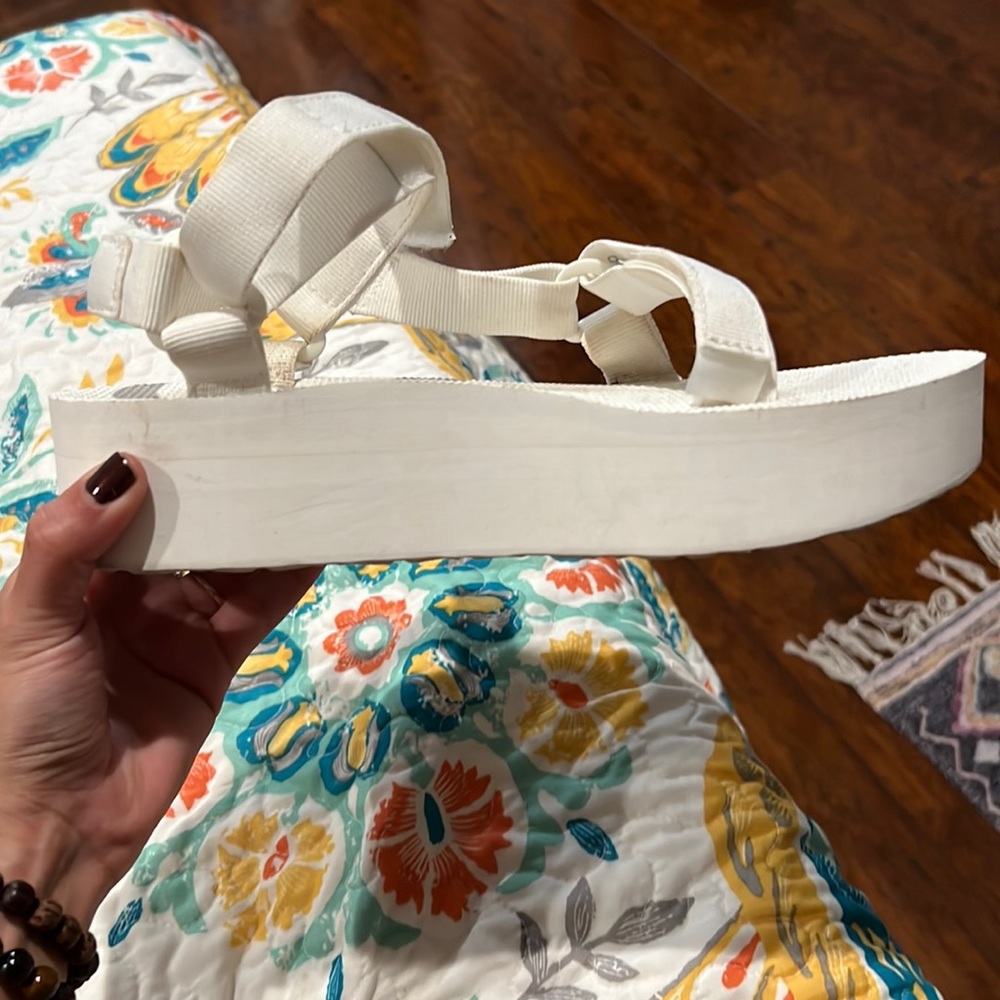 Teva white platforms